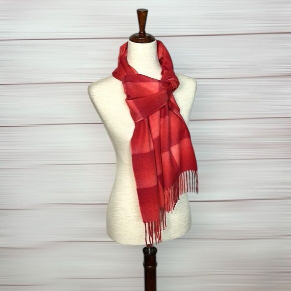 NWOT Amicale Cashmere Ombre Grid Red Scarf 70x12 inches - Picture 7 of 8